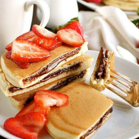 รูปภาพหน้าปกบทความ:Nutella Stuffed Pancakes! แพนเค้กสูตรเด็ด สอดไส้ช็อกโกแลตนูเทลล่า!!