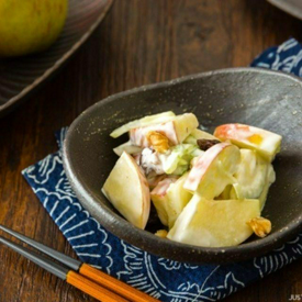 รูปภาพหน้าปกบทความ:'Apple Walnut Salad' สลัดแอปเปิ้ลวอลนัท ทำง่ายๆ อิ่มสบายท้อง