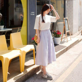 รูปภาพหน้าปกบทความ:20 ไอเดียมิกซ์แอนด์แมทช์ "Midi Skirt " กระโปรงบานไม่สั้นไม่ยาว สวย ใส กำลังโดน >///< 