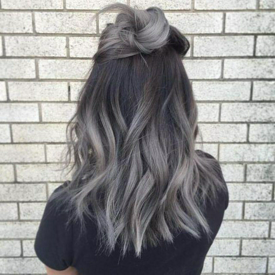 รูปภาพหน้าปกบทความ:23 แฟชั่น ผมสีเทา 'Grey Ombre' สวยแซ่บ ชิคๆ มีเสน่ห์!