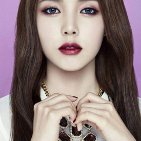 รูปภาพหน้าปกบทความ:โทนการแต่งหน้าลุคเปรี้ยว "burgundy makeup" ลุคผรั่งก็ปัง ลุคเอเชียก็เริ่ด