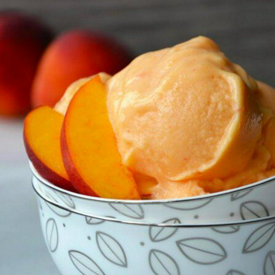 รูปภาพหน้าปกบทความ:Peach Frozen Yogurt ของหวานทำง่ายๆ แถมดีต่อสุขภาพ 100 เปอร์เซ็นต์