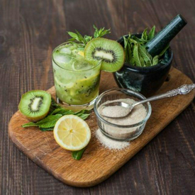 รูปภาพหน้าปกบทความ:Kiwi Mint Mojitos เครื่องดื่มค็อกเทลแสนอร่อย หวานอมเปรี้ยวสดชื่นถึงใจ