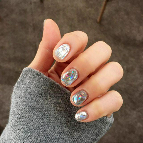 รูปภาพหน้าปกบทความ:20 ไอเดียการทำเล็บ 'BLING NAIL' เอาใจสาวๆที่ชอบความระยิบระยับ!!!