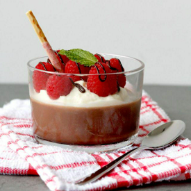 รูปภาพหน้าปกบทความ:ชวนทำ Chocolate raspberry pudding เมนูไม่ยากด้วยส่วนผสมแค่ 4 อย่างเอง