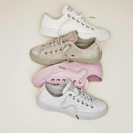 รูปภาพหน้าปกบทความ:ใหม่สุดๆ รองเท้าผ้าใบ 'Converse Spring Blossom Pack' สวยหวานบาดใจ 