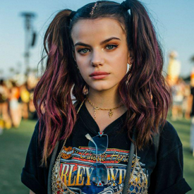 รูปภาพหน้าปกบทความ:รวม The best beauty look จากงานเทศกาลดนตรีระดับโลก Coachella 