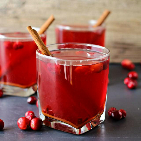 รูปภาพหน้าปกบทความ:Cranberry cider เครื่องดื่มไซเดอร์สีแดงสวย ดื่มอร่อยจนต้องร้องว้าว