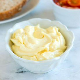 รูปภาพหน้าปกบทความ:HOMEMADE MAYO IN SECONDS มายองเนสฉบับโฮมเมด อร่อยง่ายภายในไม่กี่นาทีเท่านั้น