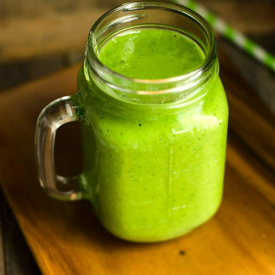 รูปภาพหน้าปกบทความ:Healthy Green Smoothie สูตรสมูทตี้สีเขียวฉบับไม่ซ้ำใคร ดื่มเพลินไม่กลัวอ้วน 😚