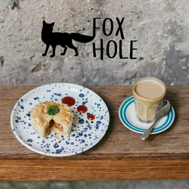 รูปภาพหน้าปกบทความ:ตามแกะรอยคาเฟ่ลึกลับ Foxhole ร้านกาแฟพระนครกลางย่านเก่าที่สาว ๆ จะต้องร้องว้าวววว💕   