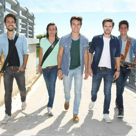 รูปภาพหน้าปกบทความ:ชวนมาตกหลุมรัก หนุ่มๆ วง DVICIO หนุ่มสายฝ. งานดี ที่มี MV ที่ถ่ายทำในประเทศไทย 