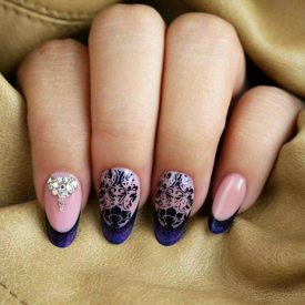 รูปภาพหน้าปกบทความ:20 ไอเดียเพ้นท์เล็บ "French Tips Art" สวยหรูเหมือนยกงานศิลปะมาไว้บนปลายนิ้ว