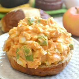 รูปภาพหน้าปกบทความ:Sriracha Egg Salad เมนูสลัดไข่ต้มศรีราชา ความอร่อยรูปแบบใหม่ที่น่าลิ้มลอง