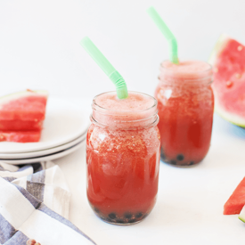 รูปภาพหน้าปกบทความ:Watermelon Boba น้ำแตงโมใส่ไข่มุก เครื่องดื่มสูตรใหม่ที่ใครๆ ก็ไม่ควรพลาด 😋🍉🍹