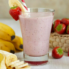 รูปภาพหน้าปกบทความ:Strawberry Banana Smoothie สมูทตี้สีชมพูสุดหวานหอม ดื่มอร่อยไม่ต้องคอยนับแคล 😄🍓🍌