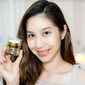 รูปภาพหน้าปกบทความ:Bm.b Snail Gold Volume Filler ครีมถูกและดีมีอยู่จริง