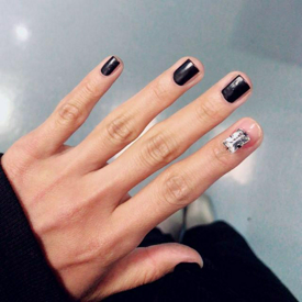 รูปภาพหน้าปกบทความ:เก๋เวอร์! Tic Toc Nail เครื่องประดับติดเล็บแบบกระดุม สวยด่วนได้แบบไม่เกะกะ💅