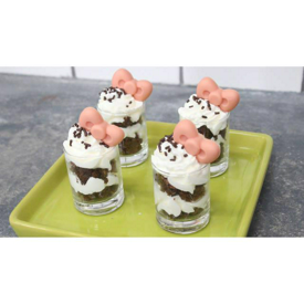 รูปภาพหน้าปกบทความ:สูตร "Hello Kitty Brownie Parfait" เมนูง่ายๆ อร่อยคาวาอี้