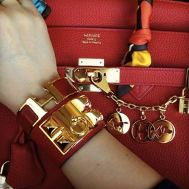 รูปภาพหน้าปกบทความ:หรูมาก ชวนส่องเครื่องประดับ Braclet ข้อมือหนังจาก Hermes สวยหรู ดูแพงของจริง