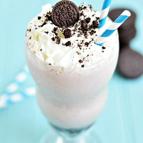 รูปภาพหน้าปกบทความ:Oreo Milkshake เมนูมิลค์เชคโอรีโอ้ปั่น อร่อยชื่นใจ เอาอะไรมาแลกก็ไม่ยอม 😝👍