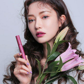 รูปภาพหน้าปกบทความ:ฮอตได้ตลอดจริงๆ ชวนดูสีใหม่ '3CE VELVET LIP TINT' โทนสีม่วงสุดชิค เพิ่มเสน่ห์เย้ายวน ดึงดูดทุกสายตา