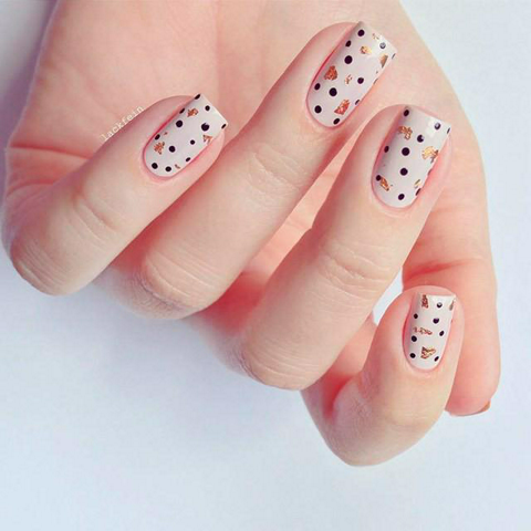 รูปภาพหน้าปกบทความ:20 ไอเดียเพ้นท์เล็บ "Polka Dots Nails" แต้มจุดแต่งสวยปลายนิ้ว!