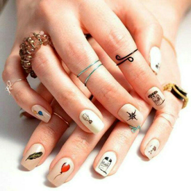 รูปภาพหน้าปกบทความ:ทั้งเท่ทั้งชิค กับไอเดียเล็บศิลปะ 'Art Nails' ทำแล้วไม่ผิดหวัง 👌 เติมสไตล์สนุกให้มากขึ้น