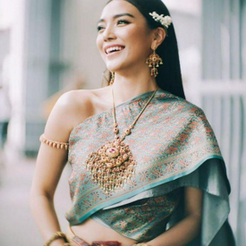 รูปภาพหน้าปกบทความ:อัปเดต ชุดไทยสวยๆ จากเหล่านักแสดงสาว เผื่อออเจ้าจะใส่เล่นน้ำสงกรานต์ !!