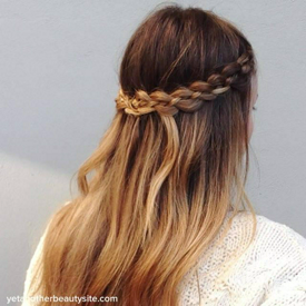 รูปภาพหน้าปกบทความ:15 สไตล์ทรงผมเปีย " Half Up Half Down Braid " น่ารักหวานๆ