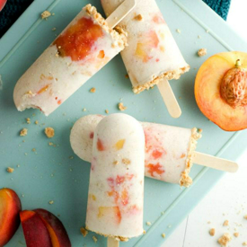 รูปภาพหน้าปกบทความ:หวานเย็นชื่นใจ Peach Pie Popsicles ไอติมแท่งรสพีช หน้าร้อนนี้ต้องลอง