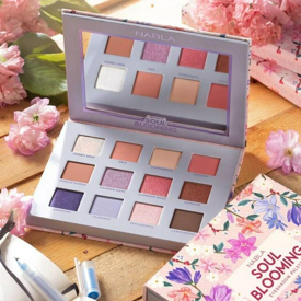 รูปภาพหน้าปกบทความ:สวยหวานดั่งดอกไม้กำลังผลิบาน Soul Blooming Eyeshadow Palette พาเลทแต่งตาจาก NABLA Cosmetic