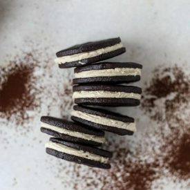 รูปภาพหน้าปกบทความ:หวานมันกรุบกรอบ สูตรขนมคุกกี้ PEANUT BUTTER OREOS ของว่างแสนอร่อยที่น่าลองทำ