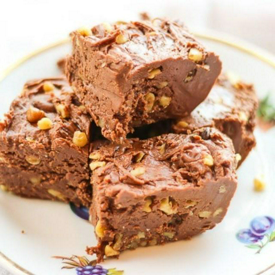 รูปภาพหน้าปกบทความ:15-Minute Chocolate Walnut Fudge สูตรขนมฟัดจ์ชวนฟิน อร่อยง่ายๆ ภายใน 15 นาที 😍