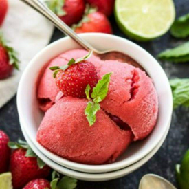 รูปภาพหน้าปกบทความ:แจกสูตร STRAWBERRY MOJITO ICE CREAM จับค็อกเทลสูตรเด็ด มาเป็นไอติมสตรอว์เบอร์รี่ 