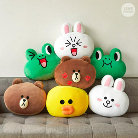 รูปภาพหน้าปกบทความ:น่ารักน่ากอดมากเวอร์เบอร์สิบ! Soft Cushion Ver.2 หมอนตุ๊กตาจากคาแรคเตอร์ Line Friends