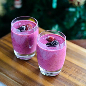 รูปภาพหน้าปกบทความ:อร่อยน่าดื่ม สูตรเครื่องดื่ม Healthy Purple Smoothies สมูทตี้สีสวย ดื่มแล้วสดชื่น