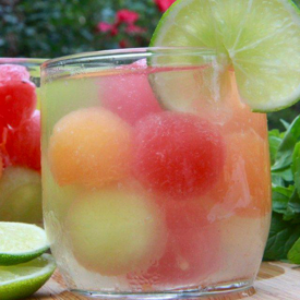 รูปภาพหน้าปกบทความ:MELON SPRITZER เครื่องดื่มแนวใหม่ ซาบซ่าถึงใจ อะไรก็แทนไม่ได้ 😆🍹