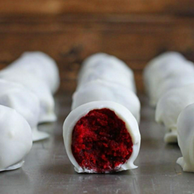 รูปภาพหน้าปกบทความ:สูตรขนม RED VELVET TRUFFLES อร่อยถึงใจ เอาใจคนรักทรัฟเฟิล red velvet