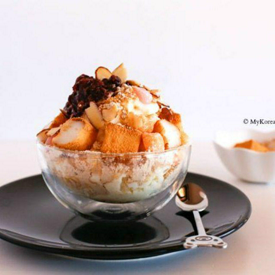 รูปภาพหน้าปกบทความ:สูตรทำบิงซูเกาหลีใส่แป้งต๊อก 'Injeolmi Bingsu' ไหนใครว่ายาก ทำกินเองได้ง่ายจัง