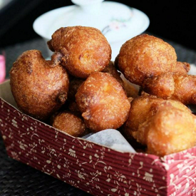 รูปภาพหน้าปกบทความ:Banana Fritter Balls เมนู 'กล้วยทอดก้อนกลม' หม่ำเพลินจนลืมแคลอรี่ 😋💞