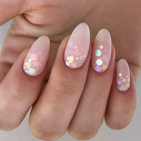 รูปภาพหน้าปกบทความ:เด่นสวยสะดุดตาไอเดียทำเล็บ Almond shape nails สไตล์เล็บสวยทรงอัลมอนด์ สวยหรูดูดี