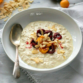 รูปภาพหน้าปกบทความ:Bircher Muesli with Bruleed Cherries เมนูข้าวโอ๊ตหวานมัน หม่ำได้บ่อยอร่อยไม่มีเบื่อ