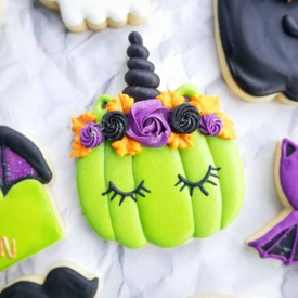 รูปภาพหน้าปกบทความ:น่ารักจังเลยค่ะซิส 🎃 รวมไอเดียขนมหวาน 'Halloween Dessert' ตะมุตะมิ มุ้งมิ้ง จะกินก็เสียดาย 🍰