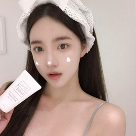 รูปภาพหน้าปกบทความ:รวม 'ขั้นตอนการใช้สกินแคร์ (Skincare Routine)' ลดรอยสิวง่ายๆ ใช้เวลาไม่เกิน 7 นาที/วัน!