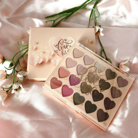 รูปภาพหน้าปกบทความ:ใหม่ 'the saem Love Me Shadow Palette (Love Days)' อายแชโดว์หัวใจสุดคิ้วท์ เนรมิตรเปลือกตาให้สวยบาดใจ