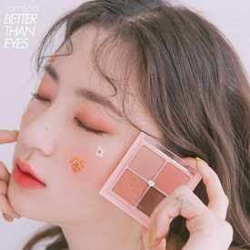 รูปภาพหน้าปกบทความ:อายแชโดว์สี่หลุมออกใหม่ 'rom&nd better than eyes palette' 3 โทนสี สวย ละมุนสุดกร้าวใจ!