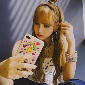 รูปภาพหน้าปกบทความ:#เล็บสวยแบบหนูลิซ! รวมไอเดียทำเล็บตาม 'Lisa BLACKPINK' ทำปุ๊บ กลายเป็นลิซ่าปั๊บ