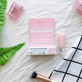 รูปภาพหน้าปกบทความ:รีวิว ลิปมัน lovella organics แก้ปากดำได้จริงไหม?