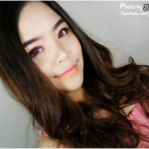 รูปภาพหน้าปกบทความ:How to : แต่งหน้า "Hot Neon Flame" เปิดไฟเมคอัพให้เร่าร้อน!